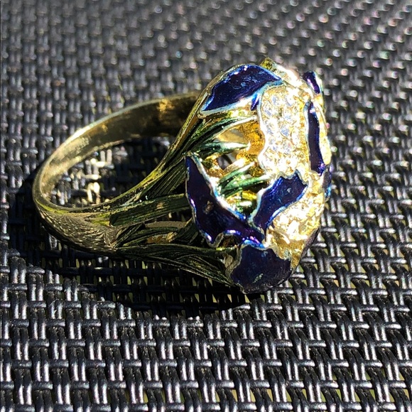 Ring - Picture 8 of 9